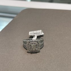 Valliani Jewelers - Ring