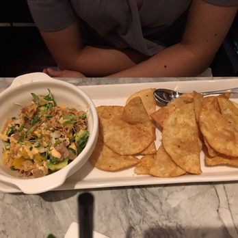Earls Kitchen + Bar - Tuna poke - New American Near Me - Orlando, Florida