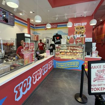 Yonutz - Inside - Donuts Near Me - Spring Valley, Nevada