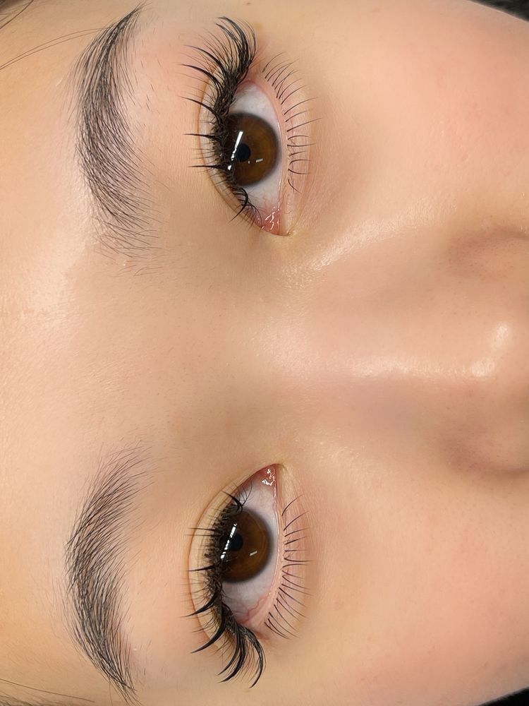 K AMOUR LASH & HAIR Logo