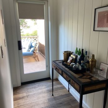 Skyview Motel - Mini bar and door to patio - Hotels Near Me - Los Alamos, California