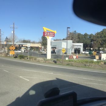 In-N-Out Burger - Fast Food Near Me - Davis, California