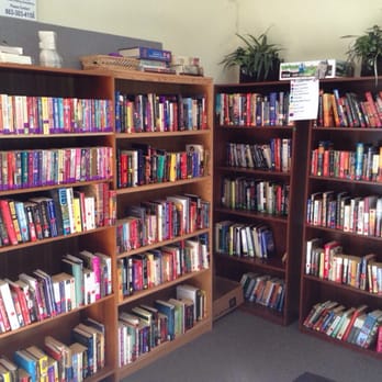 Encore Sunshine Travel - The library in game room by the office - RV Parks Near Me - Vero Beach, Florida