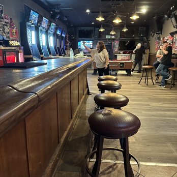 Battered Beaver - Bar - Dive Bars Near Me - Oakdale, California