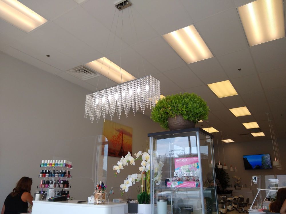 AMORE NAILS & SPA Updated September 2024 17 Photos 2300 Gary