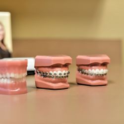 Morejón & Andrews Orthodontics - We offer comfortable, modern treatment options for patients of all ages! From traditional braces to clear aligners like Invisalign.