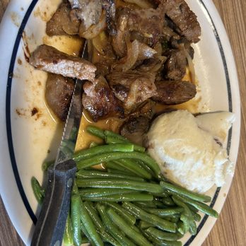 IHOP - Sirloin Steak Tips with green beans & mashed potatoes - Breakfast & Brunch Near Me - Richmond, Indiana