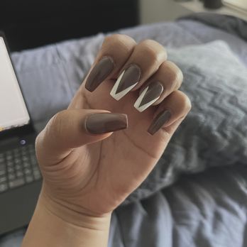 LA Nails & Spa - Brown Gel Acrylic with design - Nail Salons Near Me - Downey, California