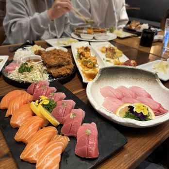 Blue Ocean Robata & Sushi Bar - Salmon & Toro & Yellowtail (good fresh quality) - Asian Fusion Near Me - Carlsbad, California Blue Ocean Robata & Sushi Bar - Salmon & Toro & Yellowtail (good fresh quality) - Asian Fusion Near Me - Carlsbad, California