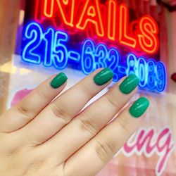 Supreme Nails