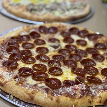 BIG B'S PIZZA - Old world pepperoni. Pizza - Food Delivery Services Near Me - dearborn heights, Michigan BIG B'S PIZZA - Old world pepperoni. Pizza - Food Delivery Services Near Me - dearborn heights, Michigan