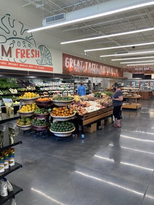 Island Naturals Market & Deli by null