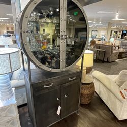 La-Z-Boy Home Furnishings & Décor