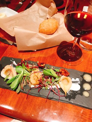 Le Cellier Steakhouse by null