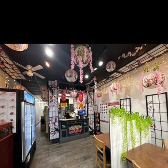 Sushi 4 U - Front ordering area - Sushi Bars Near Me - Morton Grove, Illinois