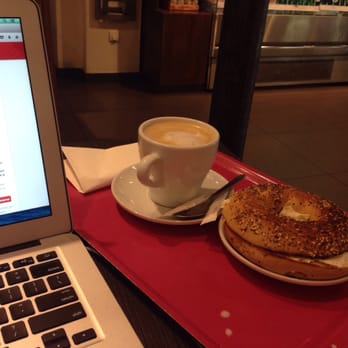 Brook's Café - Bagel, coffee, free wifi and Yelp! What better way to start the day? - Sandwiches Near Me - Paris, 75