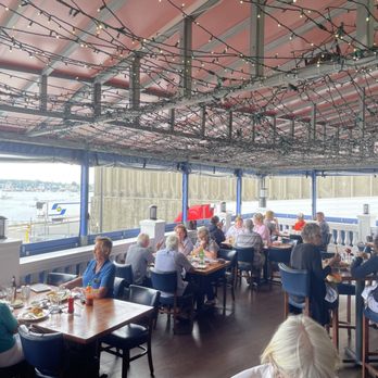 Seaport Grille - Seating area - Seafood Near Me - Gloucester, Massachusetts