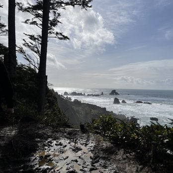 Ecola State Park - Cliff view - Parks Near Me - Cannon Beach, Oregon Ecola State Park - Cliff view - Parks Near Me - Cannon Beach, Oregon