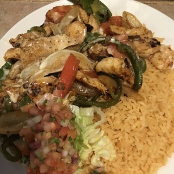 Taqueria El Paso - Pollo Fogon- grilled chicken with onions and peppers over rice with tomato's and onions (pico- de- Gallo) - Mexican Near Me - Boone, North Carolina Taqueria El Paso - Pollo Fogon- grilled chicken with onions and peppers over rice with tomato's and onions (pico- de- Gallo) - Mexican Near Me - Boone, North Carolina