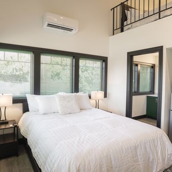 Icon Inn - Room 10: Sleeps 3-4 - Level entry NW corner room with vaulted ceiling and unique loft area. Single Queen Bed + Twin Bed in Loft - Hotels Near Me - Ellensburg, Washington Icon Inn - Room 10: Sleeps 3-4 - Level entry NW corner room with vaulted ceiling and unique loft area. Single Queen Bed + Twin Bed in Loft - Hotels Near Me - Ellensburg, Washington