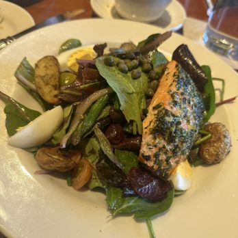 Bazille at Nordstrom - Salmon Niçoise salad - New American Near Me - Newport Beach, California Bazille at Nordstrom - Salmon Niçoise salad - New American Near Me - Newport Beach, California