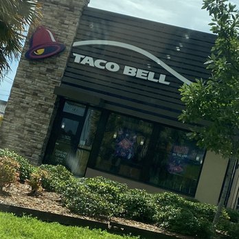 Taco Bell - Worlds worst Taco Bell customer service - Fast Food Near Me - Slidell, Louisiana