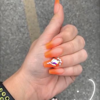Crystal's Nails & Spa - Nail Salons Near Me - Lakeside, California