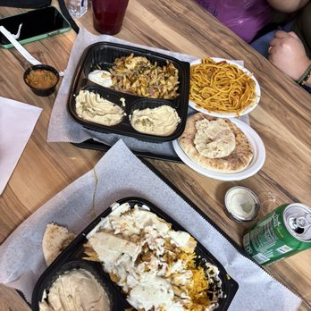 Kemo's Hot Kitchen Bites - Chicken Shawarma H3 . Hummus With Chicken Shawarma - Halal Near Me - Brooklyn, New York Kemo's Hot Kitchen Bites - Chicken Shawarma H3 . Hummus With Chicken Shawarma - Halal Near Me - Brooklyn, New York