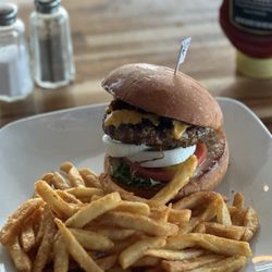 Blow Fly Bar and Grill - Blowfly burger add bacon.