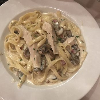 Arrivederci - Fettuccini porcini alfredo con funghi w/chicken - Italian Near Me - Scottsdale, Arizona Arrivederci - Fettuccini porcini alfredo con funghi w/chicken - Italian Near Me - Scottsdale, Arizona