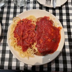 Mama Santa's - Veal Parmigiana