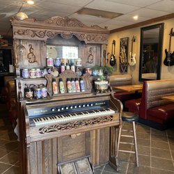 Top Hat Tobacco and Cigars