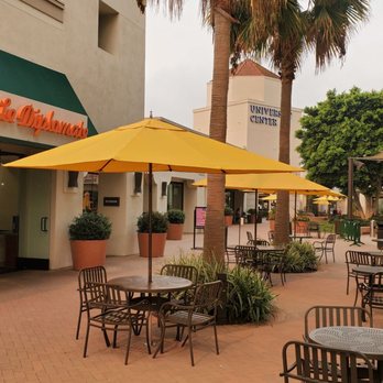 Le Diplomate Cafe - Entrance - Bakeries Near Me - Irvine, California