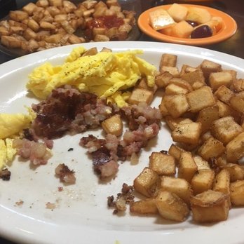 Village Inn - Scrambled eggs with corned beef hash - American Near Me - Springfield, Missouri Village Inn - Scrambled eggs with corned beef hash - American Near Me - Springfield, Missouri