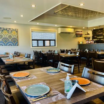 Lavash Restaurant - It's like going to your aunt's house, modern and chic yet very understated homely ambiance - Lebanese Near Me - Toronto, Ontario Lavash Restaurant - It's like going to your aunt's house, modern and chic yet very understated homely ambiance - Lebanese Near Me - Toronto, Ontario