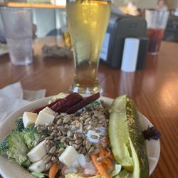 Village Inn Pizza Parlor - Draft & Salad