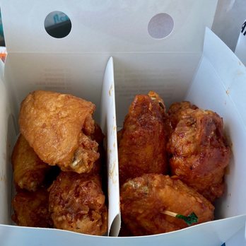 Bonchon Happy Valley - Half and half: Garlic and spicy - Korean Near Me - Happy Valley, Oregon
