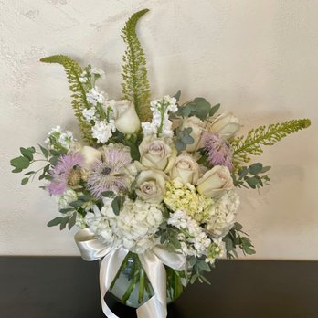 Bougie Twigs & Blooms - Floral Designers Near Me