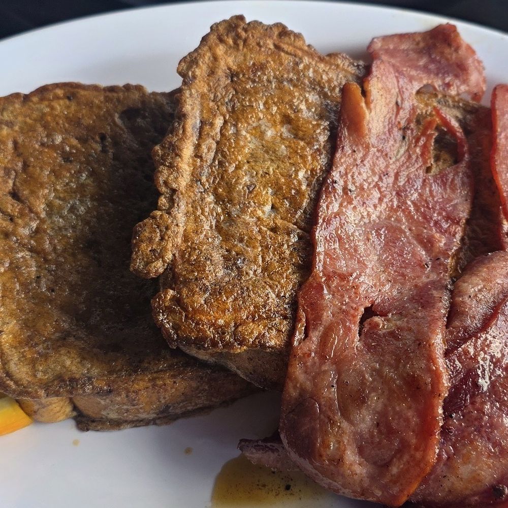 Hotrodders Cafe - 2 Piece French Toast and Turkey Bacon - American Near Me - Chesapeake, Virginia