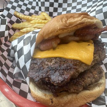 Bunz N Chix - It talked to me and told me things. It wanted me to consume it so I did - Food Trucks Near Me - Kyle, Texas