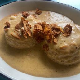 biscuits with bacon gravy biscuits with bacon gravy