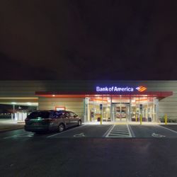 Bank of America Financial Center - Storefront