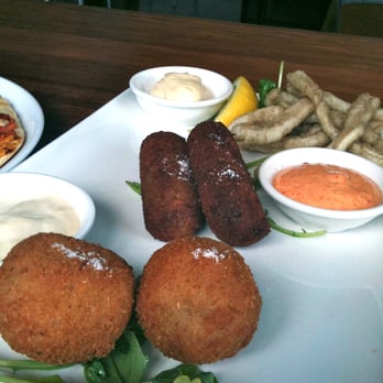 Golden Gate Hotel - Great Tapas - Pubs Near Me - South Melbourne, VIC Golden Gate Hotel - Great Tapas - Pubs Near Me - South Melbourne, VIC