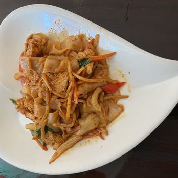 Pimaan Thai Restaurant - Drunken Noodles - Thai Near Me - Emerson, New Jersey
