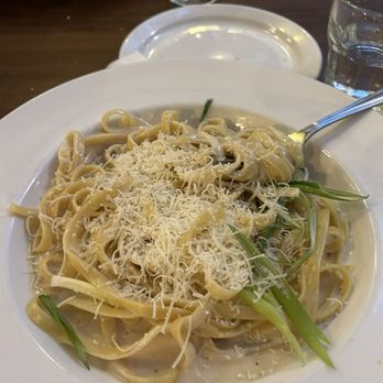 The Old Spaghetti Factory - fettuccine alfredo - Italian Near Me - Toronto, Ontario The Old Spaghetti Factory - fettuccine alfredo - Italian Near Me - Toronto, Ontario