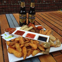 Belushi's Touring Platter and the closest they had to local beers Belushi's Touring Platter and the closest they had to local beers