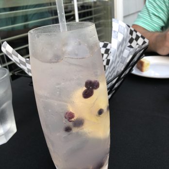 The Front Yard - Blueberry vodka lemonade - Mediterranean Near Me - Ogunquit, Maine