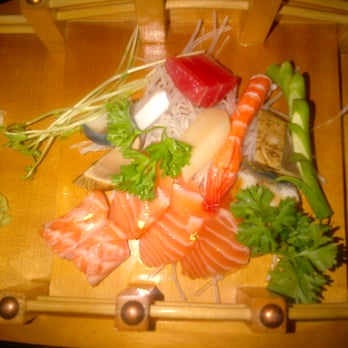 Sake Bar Kushi - 12pc Sashimi - Japanese Near Me - Toronto, Ontario