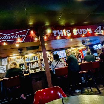 Vip Lounge - VIP Interior - Dive Bars Near Me - Bakersfield, California Vip Lounge - VIP Interior - Dive Bars Near Me - Bakersfield, California