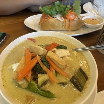 Thai Pho Ewa - Green Curry with Tofu - Asian Fusion Near Me - Ewa Beach, Hawaii